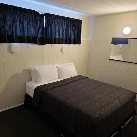 Fernleaf Motel-3